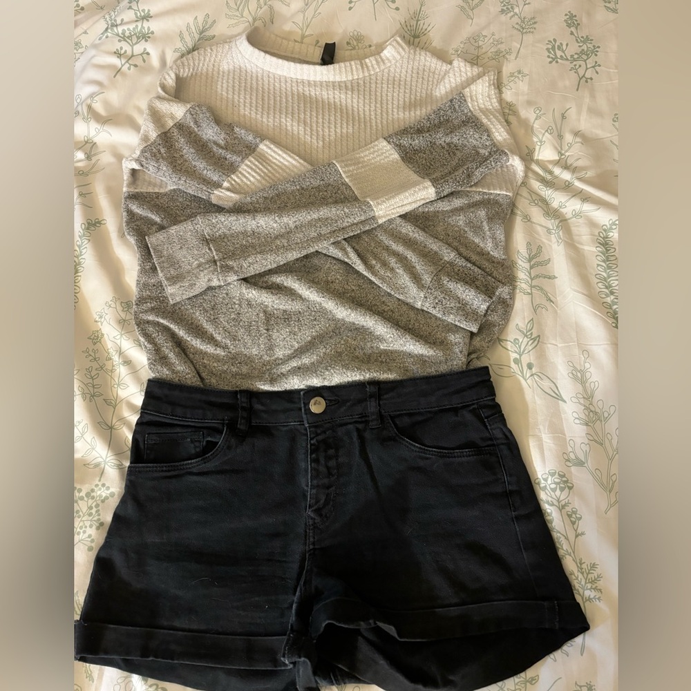 SOLD Cute black Jean shorts